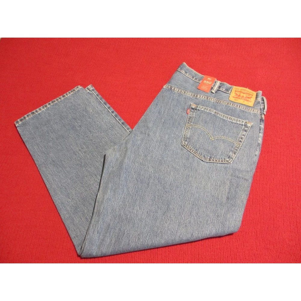 LEVI 550 BLUE JEANS NWT RELAXED BIG AND TALL 52 X 32
